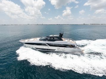 Riva 110 Dolcevita