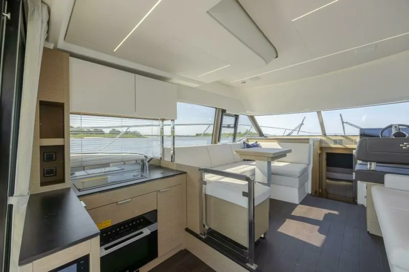  Yacht Photos Pics 2024 Prestige 420 - Image 23
