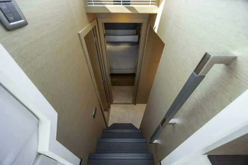  Yacht Photos Pics 2024 Prestige 420 - Image 36