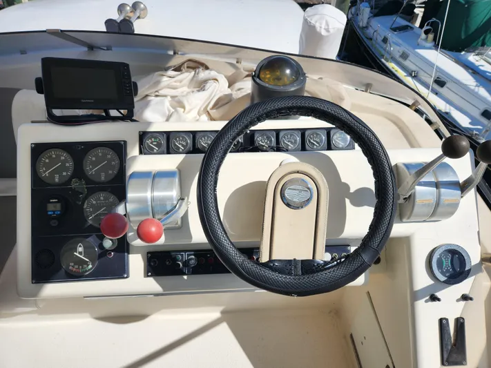 Glorious Quest Yacht Photos Pics 