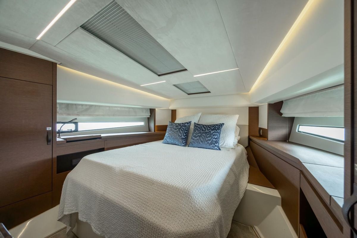 2019 Prestige 46 