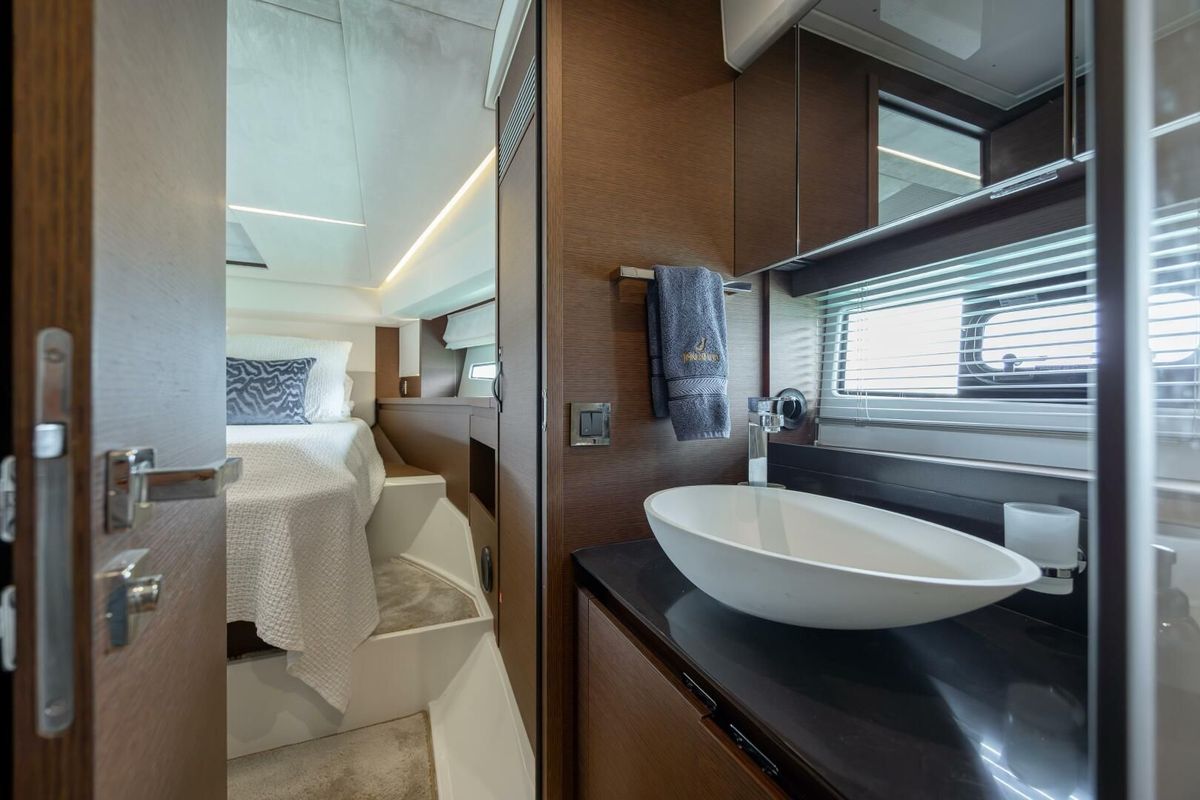 2019 Prestige 46 