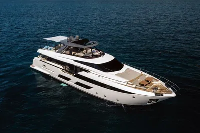 Ferretti Yachts 920