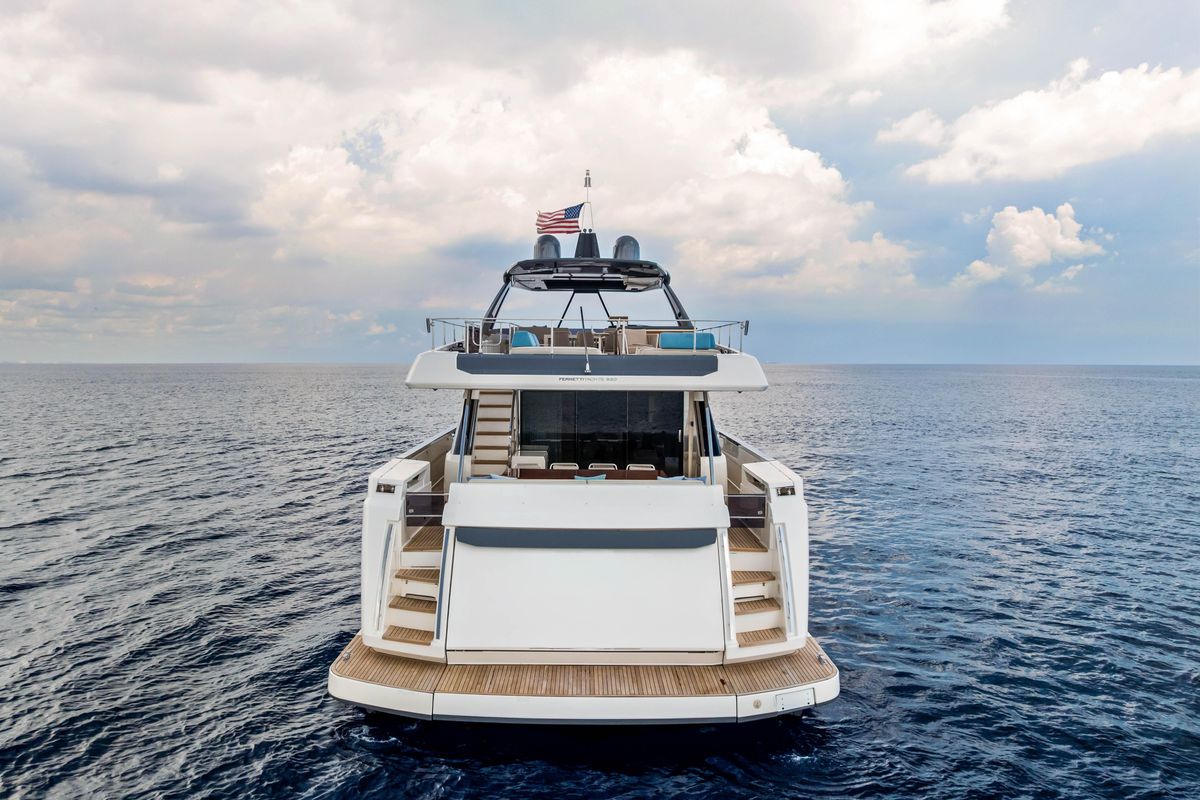 2021 Ferretti Yachts 92 