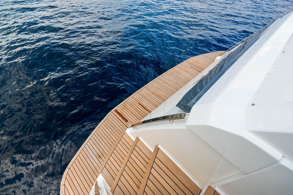 2021 Ferretti Yachts 92 
