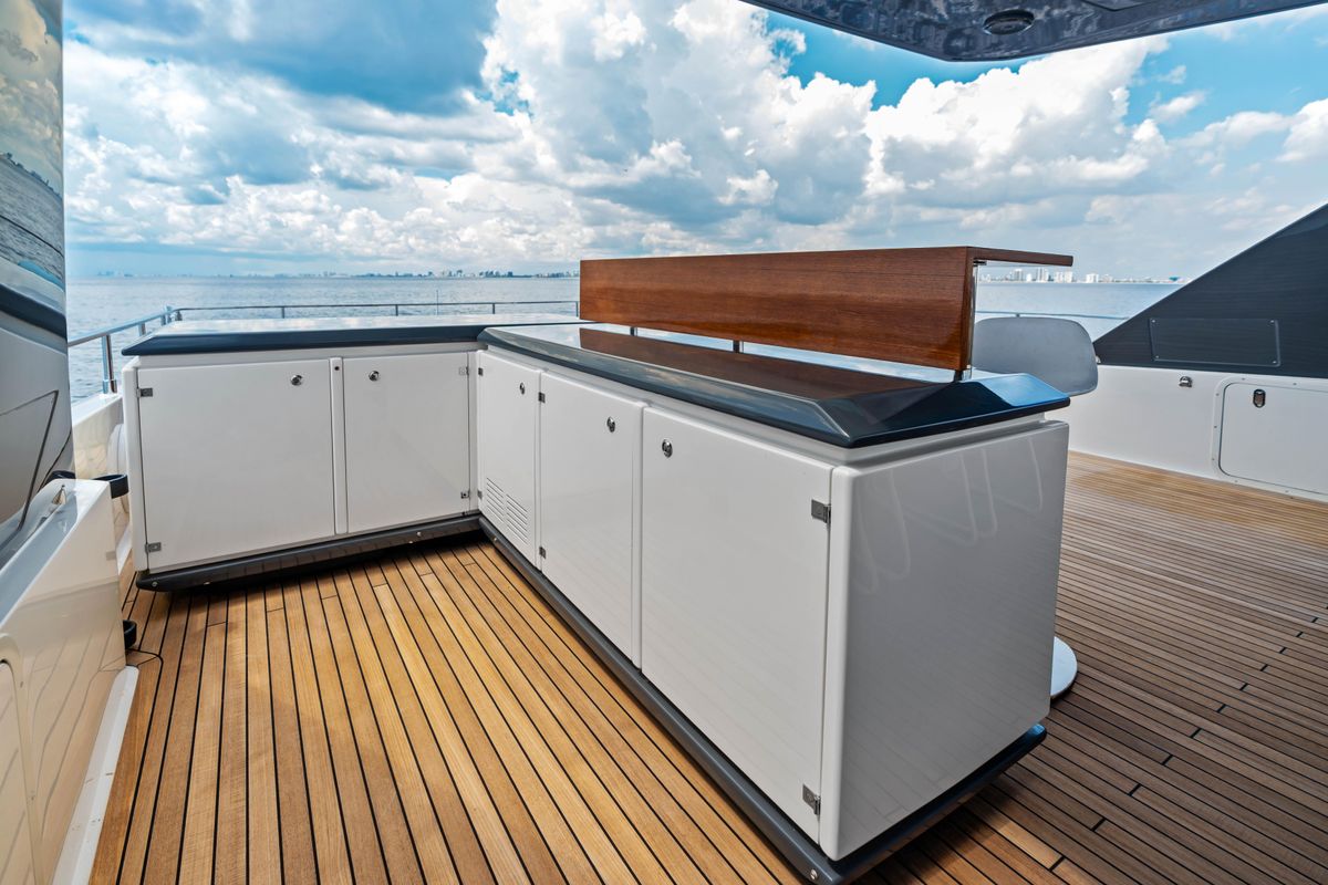 2021 Ferretti Yachts 92 