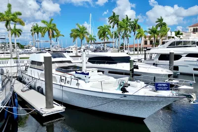 Lancer Yachts Motorsailer