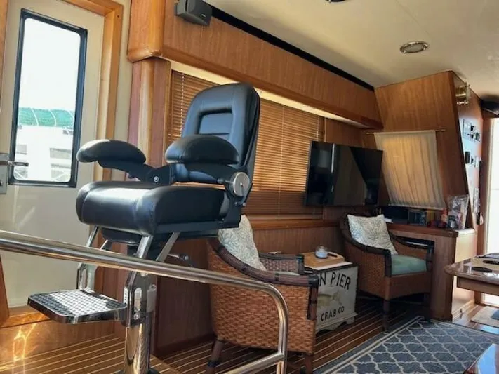  Yacht Photos Pics 2006 Mainship 43 Trawler - Image 23