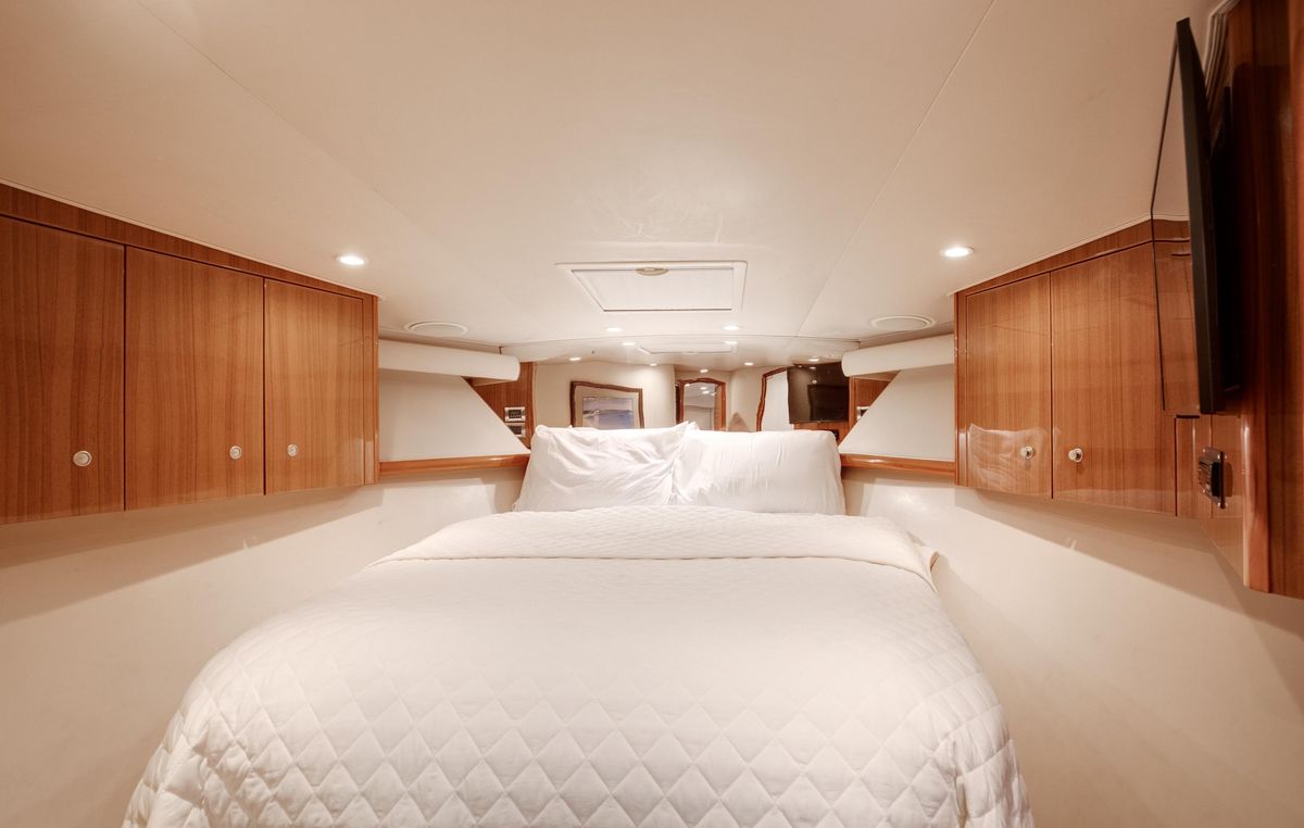 2008 Viking 52 