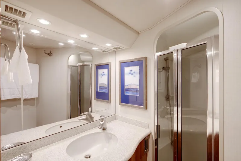 Good Stuff Yacht Photos Pics Viking 52 GOOD STUFF - Forward Head