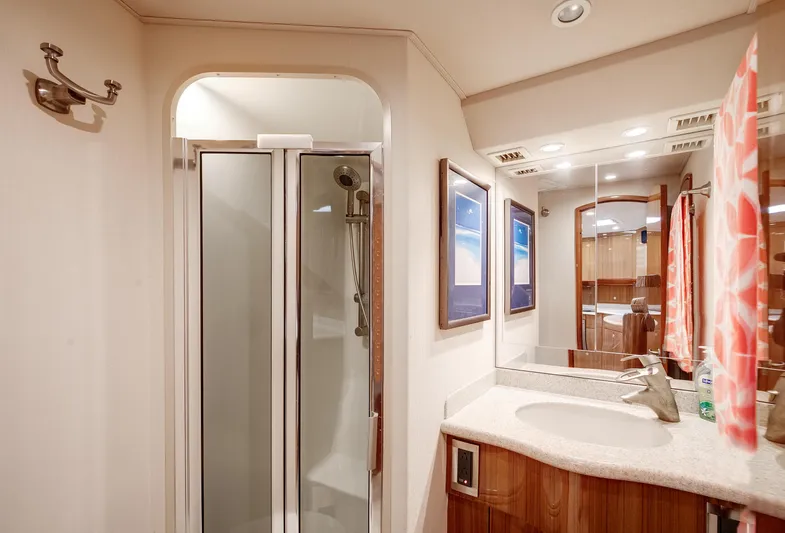 Good Stuff Yacht Photos Pics Viking 52 GOOD STUFF - Guest Head