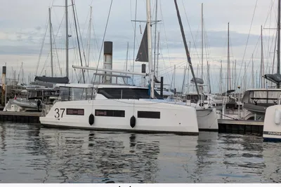 2024 Aventura 37