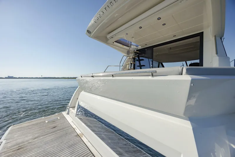 Yacht Photos Pics 2024 Prestige 460 - Image 15