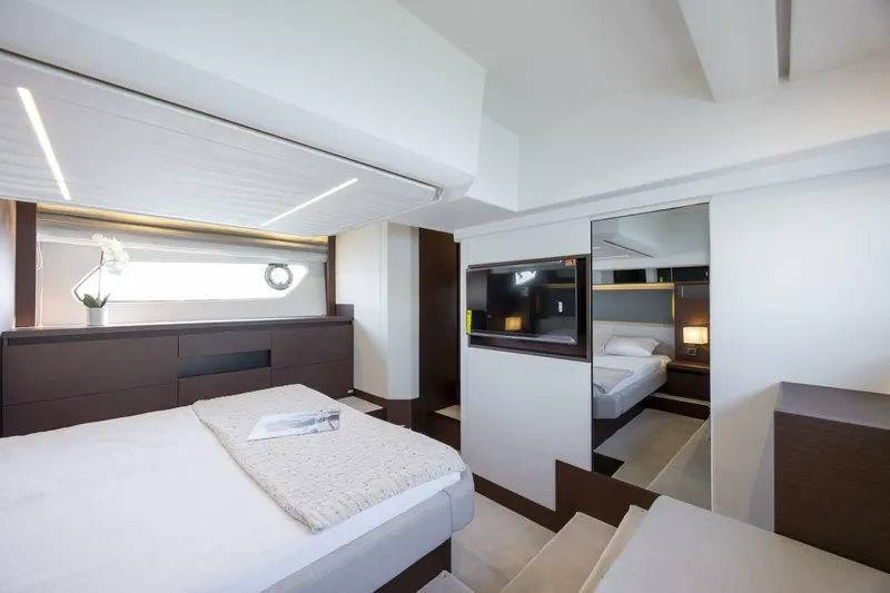  Yacht Photos Pics 2024 Prestige 460 - Image 41