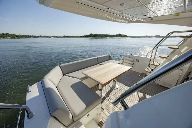  Yacht Photos Pics 2024 Prestige 460 - Image 18