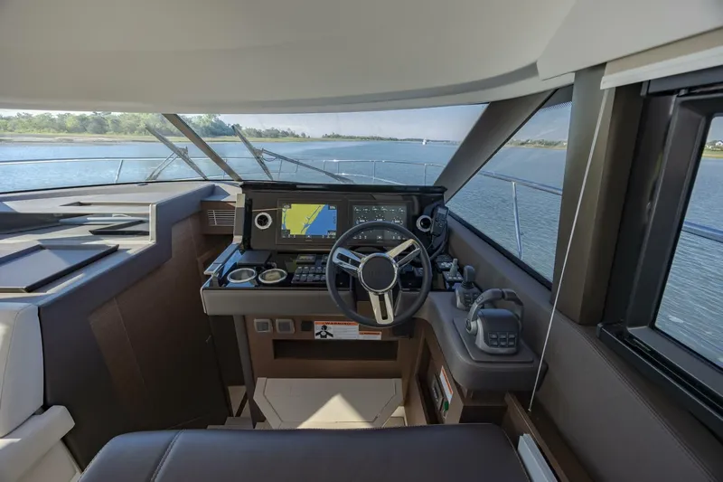  Yacht Photos Pics 2024 Prestige 460 - Image 34