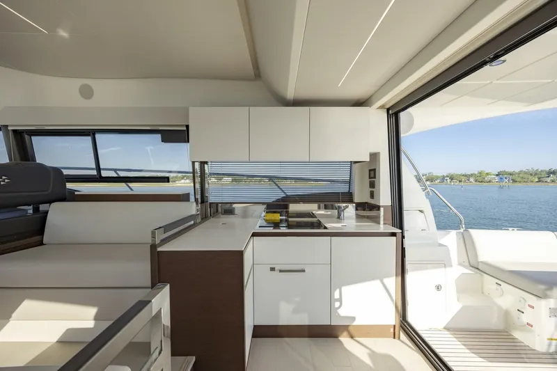  Yacht Photos Pics 2024 Prestige 460 - Image 26