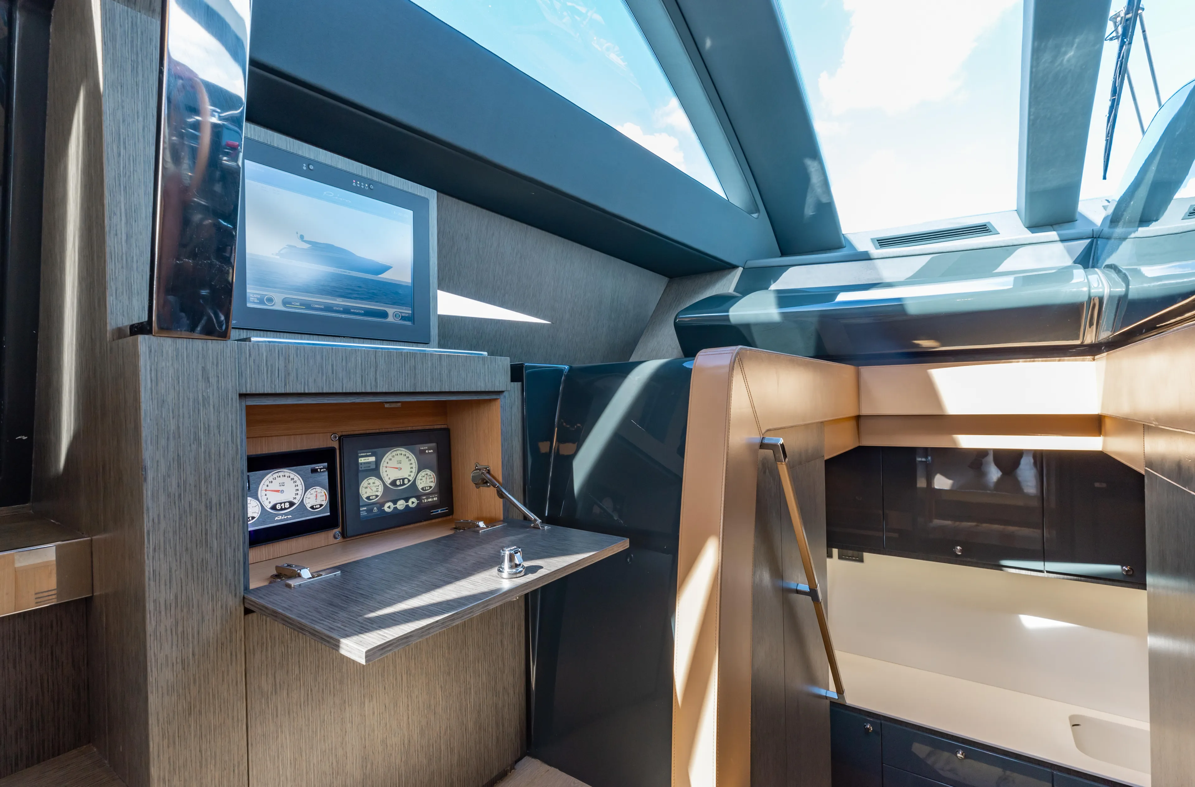 Purosangue Yacht Photos Pics 