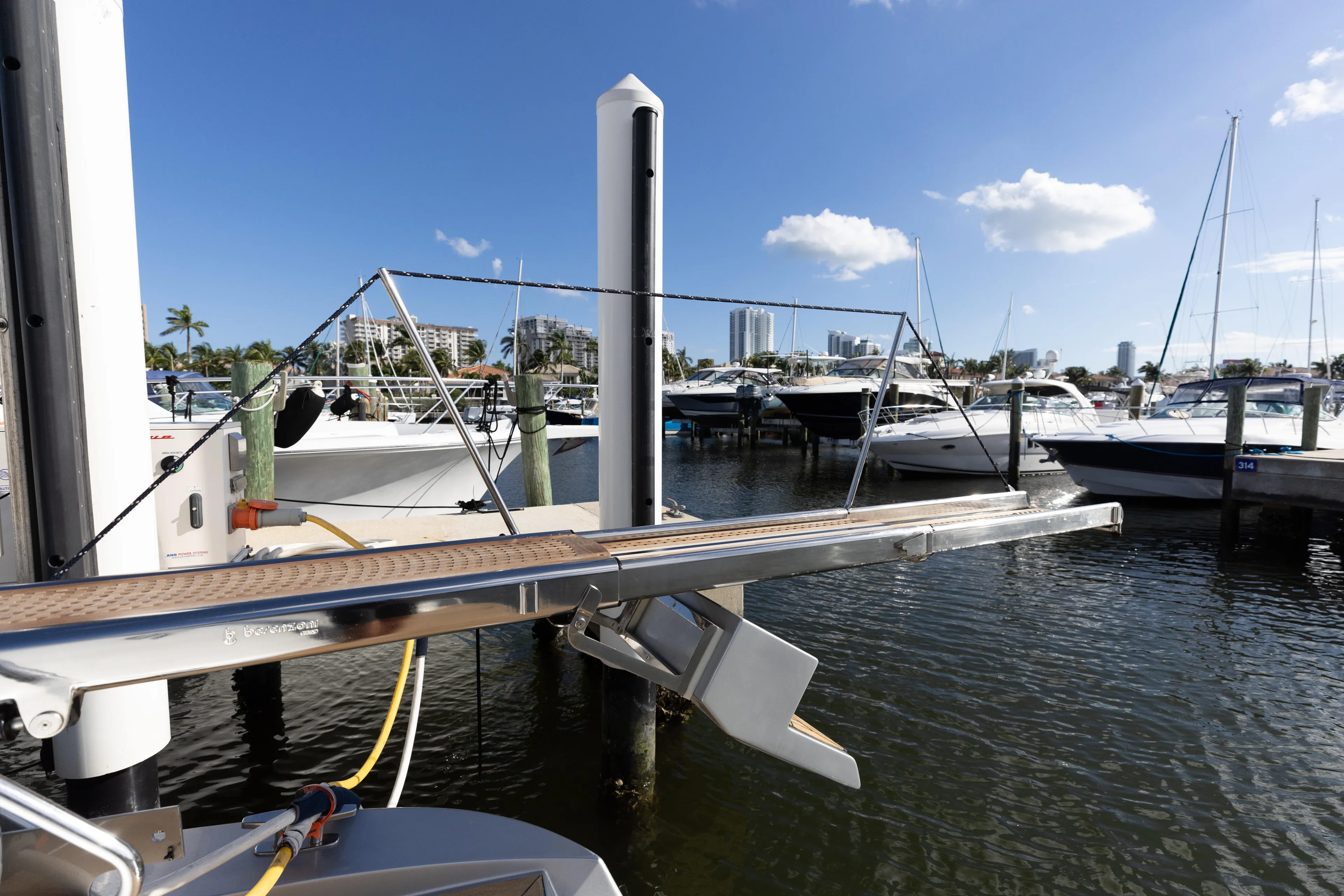 Purosangue Yacht Photos Pics 