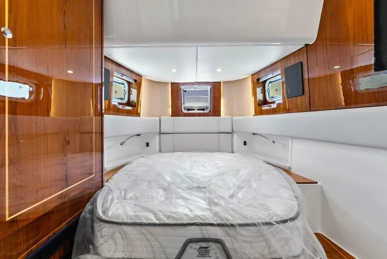  Yacht Photos Pics 2026 Hcb 56 Suenos Gix - Image 28