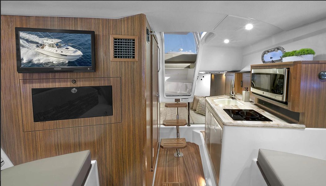 2016 Pursuit 325 OS Offshore