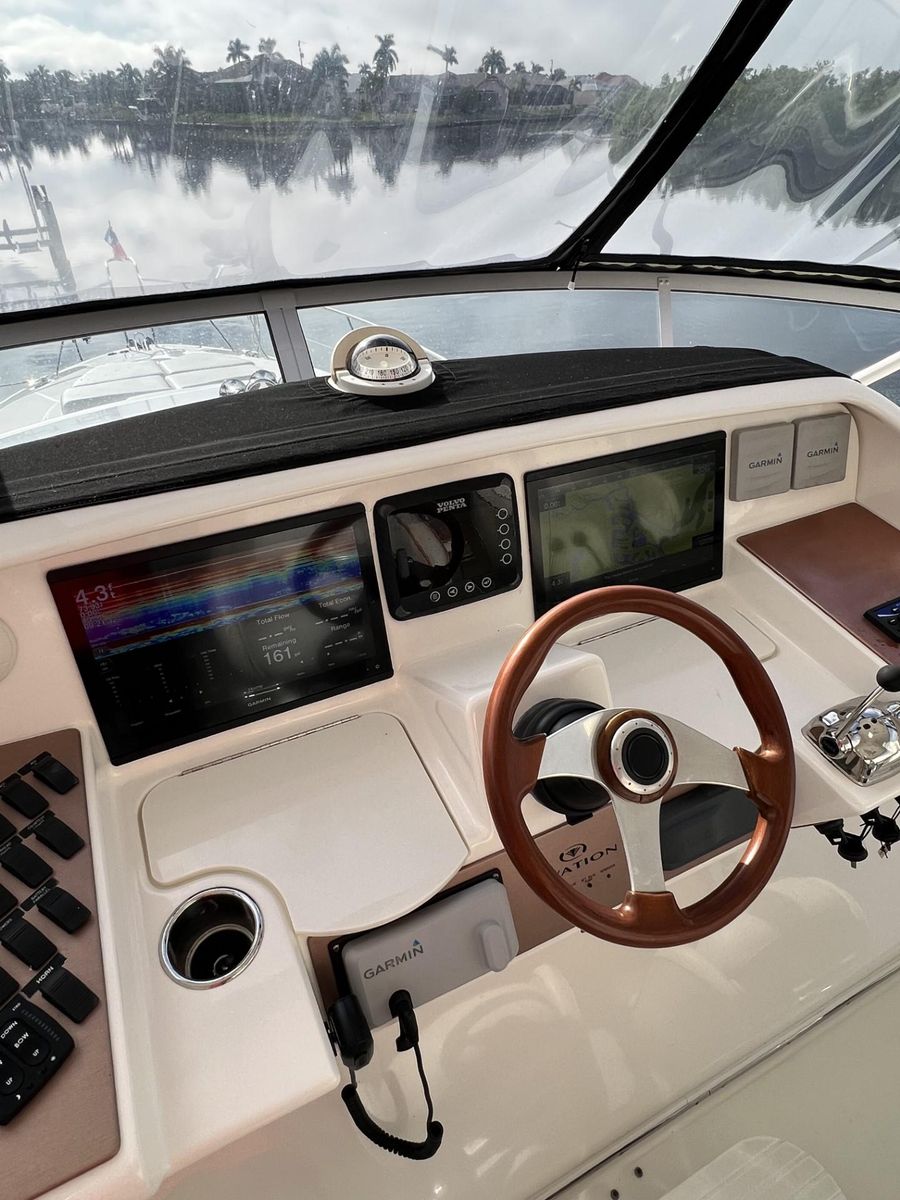 2008 Ovation 52 