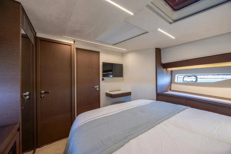  Yacht Photos Pics 2023 Prestige 590 - Image 50