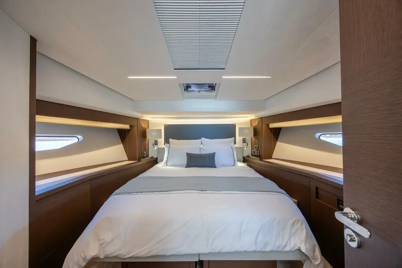  Yacht Photos Pics 2023 Prestige 590 - Image 45