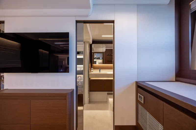  Yacht Photos Pics 2023 Prestige 590 - Image 38