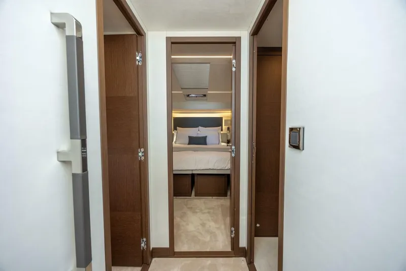  Yacht Photos Pics 2023 Prestige 590 - Image 44