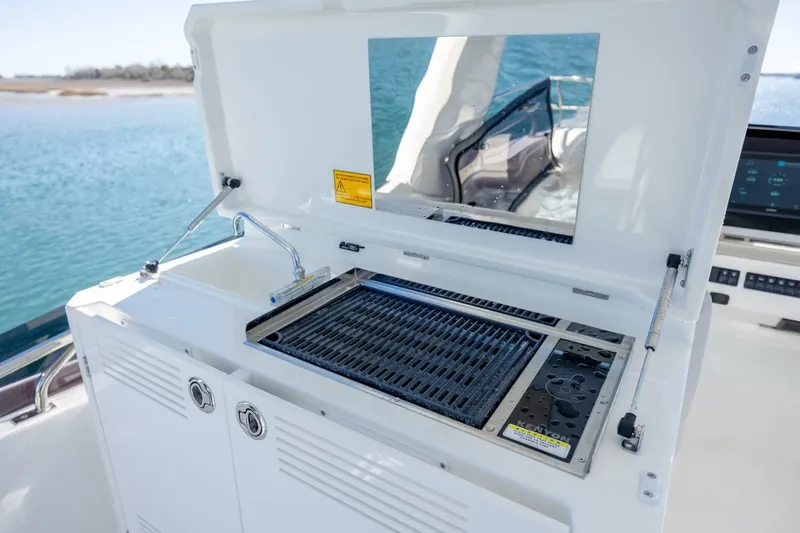  Yacht Photos Pics 2023 Prestige 590 - Image 65