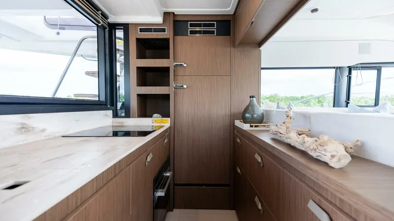  Yacht Photos Pics 2025 Prestige F4.9 - Image 24