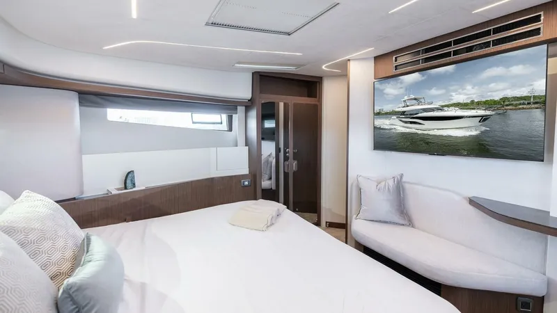  Yacht Photos Pics 2025 Prestige F4.9 - Image 40
