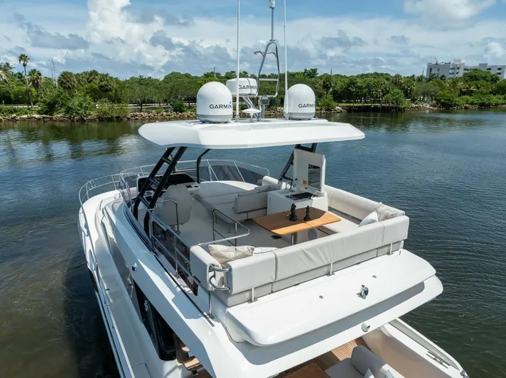  Yacht Photos Pics 2025 Prestige F4.9 - Image 11