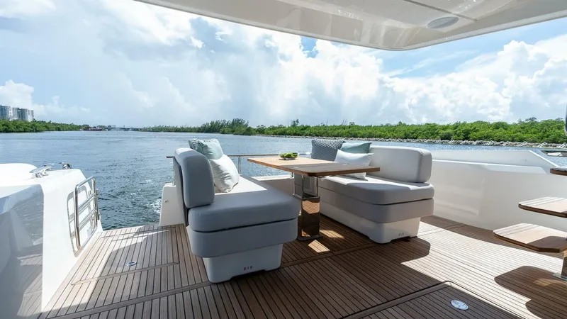  Yacht Photos Pics 2025 Prestige F4.9 - Image 17