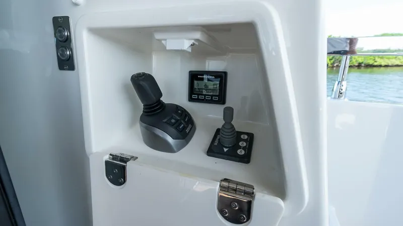  Yacht Photos Pics 2025 Prestige F4.9 - Image 19