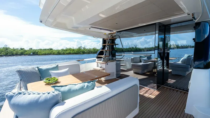  Yacht Photos Pics 2025 Prestige F4.9 - Image 14