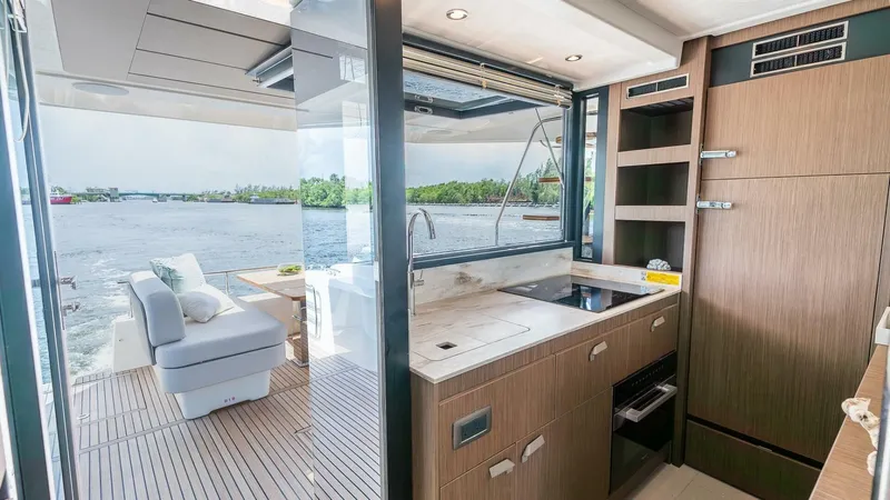  Yacht Photos Pics 2025 Prestige F4.9 - Image 21