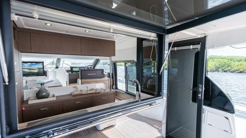  Yacht Photos Pics 2025 Prestige F4.9 - Image 20