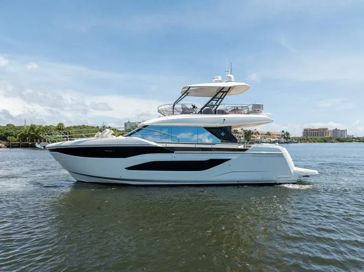  Yacht Photos Pics 2025 Prestige F4.9 - Image 1