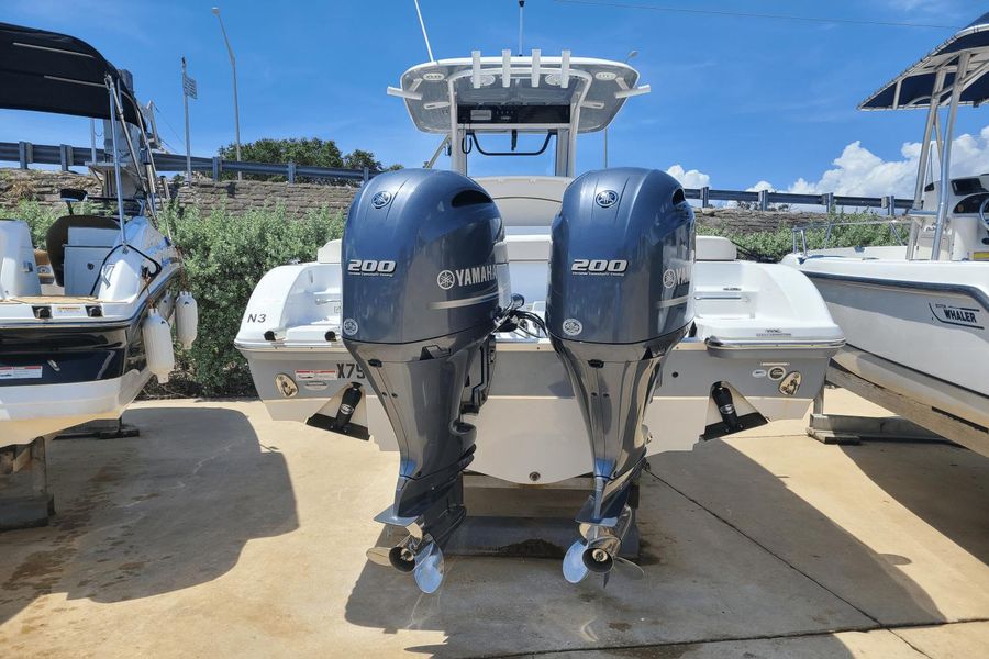 2022 Sea Hunt 27 ESCAPE