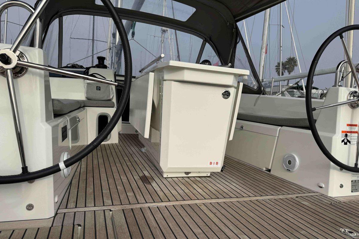 2022 Beneteau 42