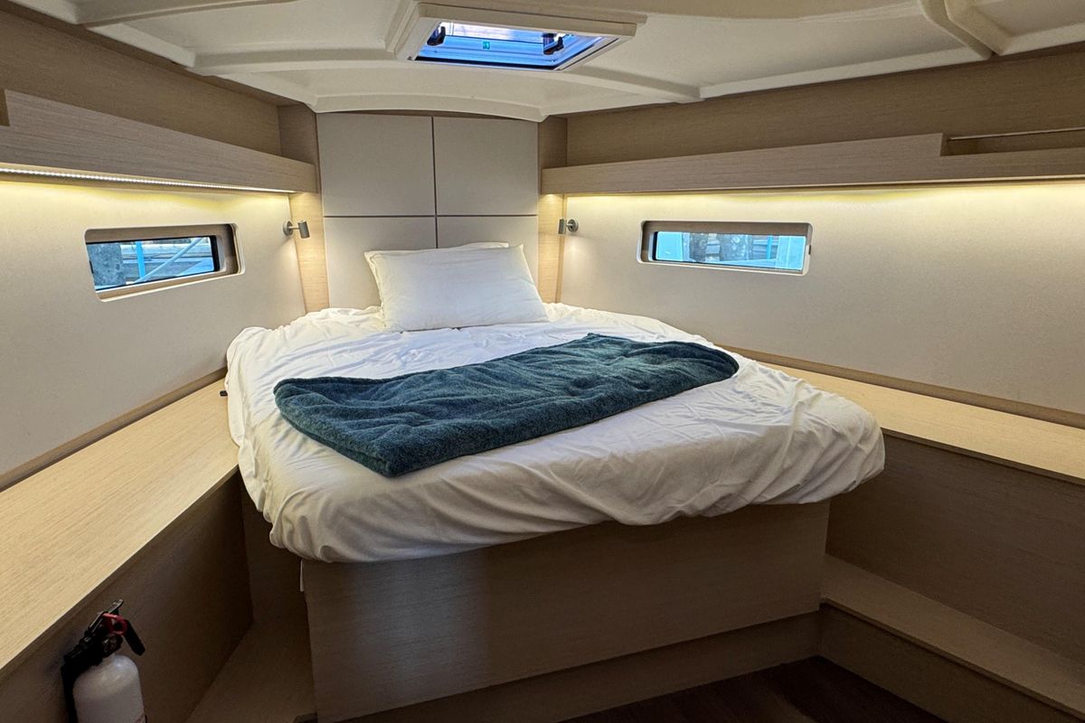 2022 Beneteau 42