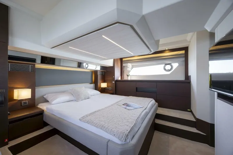  Yacht Photos Pics 2024 Prestige 460 - Image 40