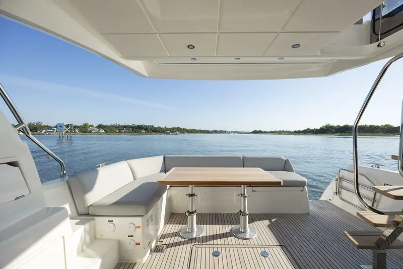  Yacht Photos Pics 2024 Prestige 460 - Image 19