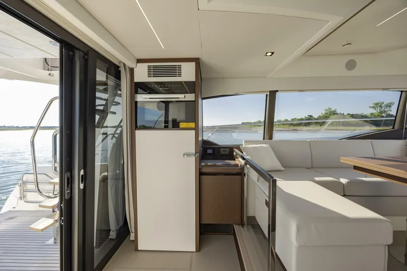  Yacht Photos Pics 2024 Prestige 460 - Image 25