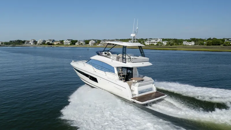  Yacht Photos Pics 2024 Prestige 460 - Image 2