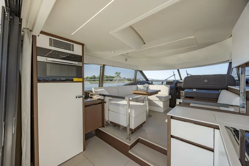  Yacht Photos Pics 2024 Prestige 460 - Image 23