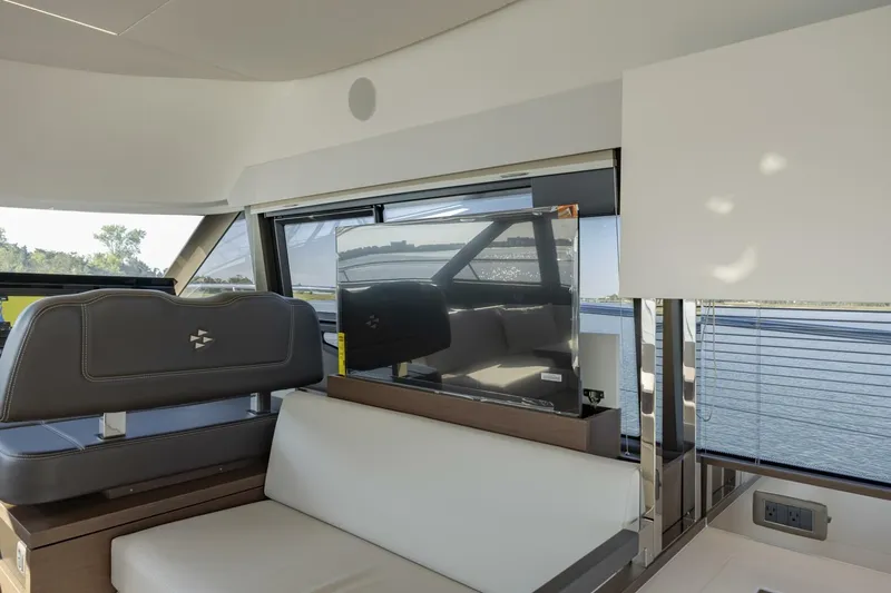  Yacht Photos Pics 2024 Prestige 460 - Image 31