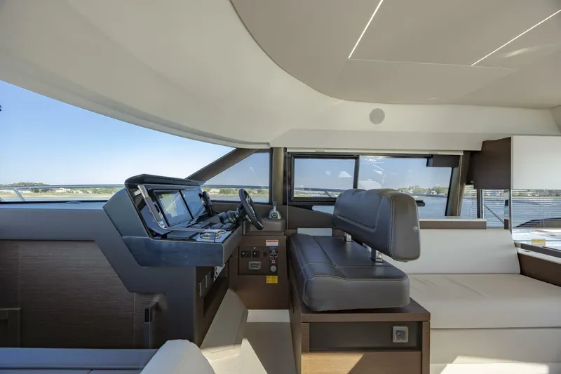  Yacht Photos Pics 2024 Prestige 460 - Image 33